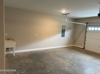 216 River Birch Dr, Lenoir City, TN 37771