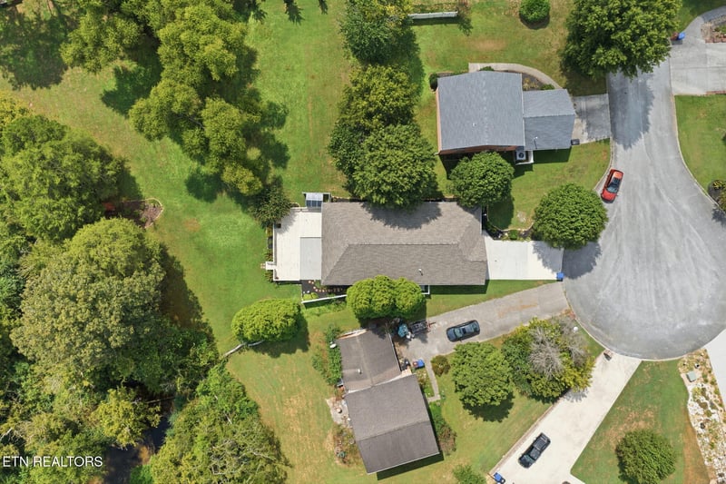 216 Sweet Gum Ln, Oak Ridge, TN 37830