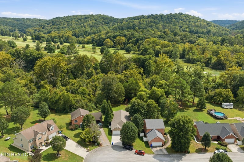 216 Sweet Gum Ln, Oak Ridge, TN 37830