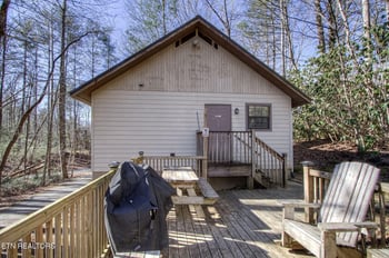 216 Whaley Dr, Gatlinburg, TN 37738