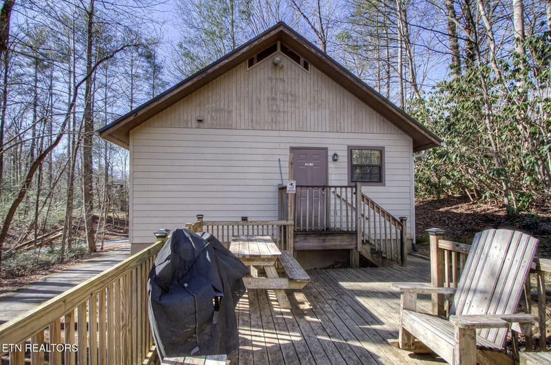 216 Whaley Dr, Gatlinburg, TN 37738