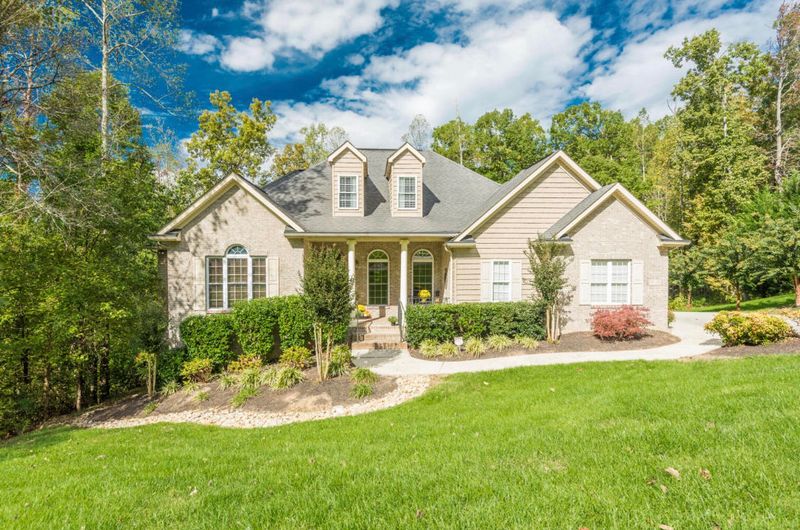 216 Whippoorwill Dr, Oak Ridge, TN 37830