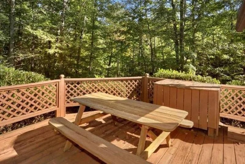 2160 Bluff Mountain Rd, Sevierville, TN 37876