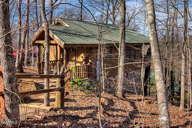 2160 E View Dr, Sevierville, TN 37876