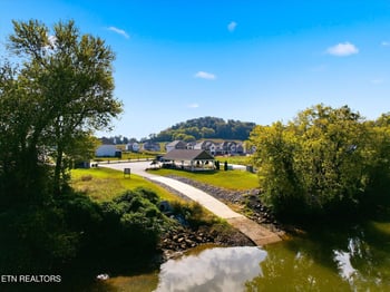 2162 Tributary Dr, Sevierville, TN 37876
