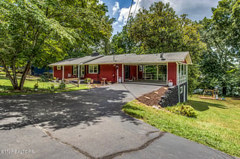 2163 Sugar Grove Valley Rd, Harriman, TN 37748