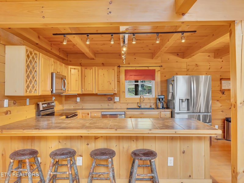 2164 Newt Huff Ln, Sevierville, TN 37862
