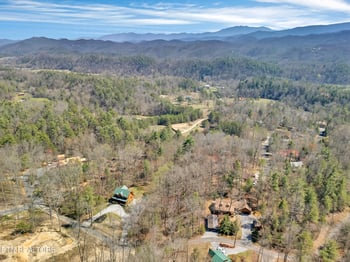 2164 Newt Huff Ln, Sevierville, TN 37862