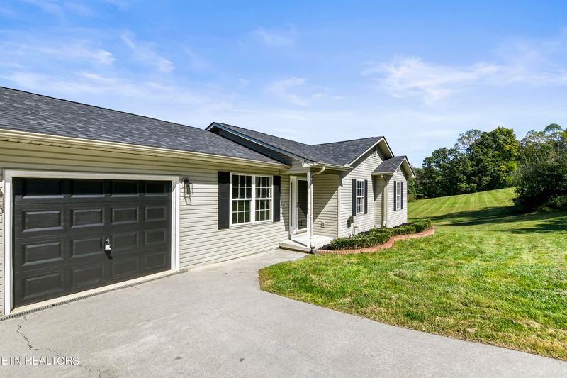 217 Abby Ln, Jacksboro, TN 37757