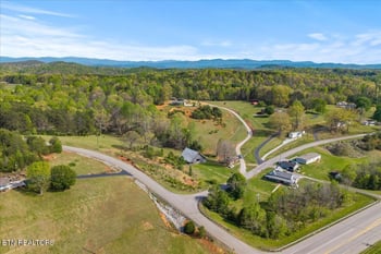 217 Countryside Ln, Madisonville, TN 37354