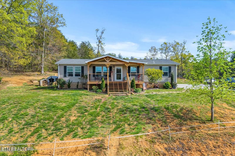 217 Countryside Ln, Madisonville, TN 37354