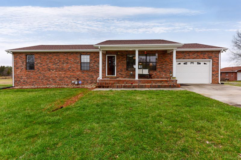 217 Fowler St, Vonore, TN 37885