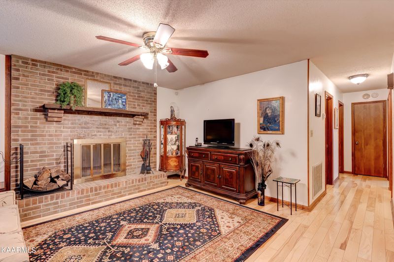 217 Glendale Dr, Seymour, TN 37865
