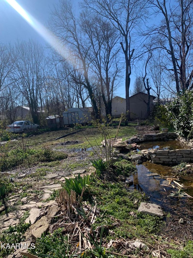 217 Henderson Ave, Sevierville, TN 37862