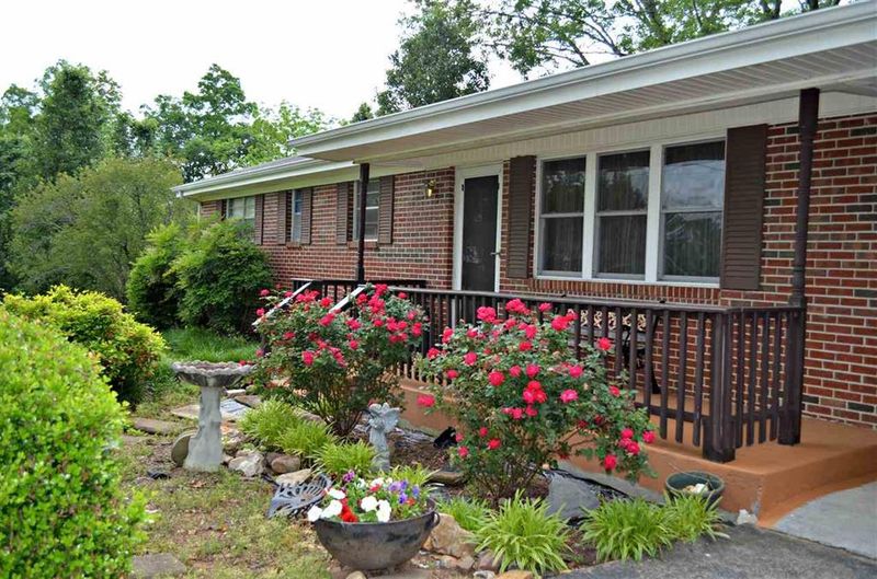 217 Highland Dr, Englewood, TN 37329