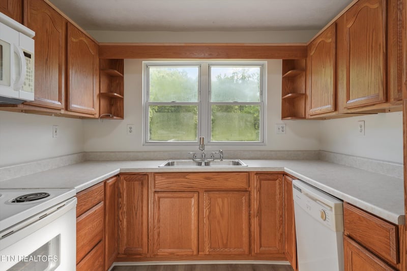 217 Highway 370, Luttrell, TN 37779