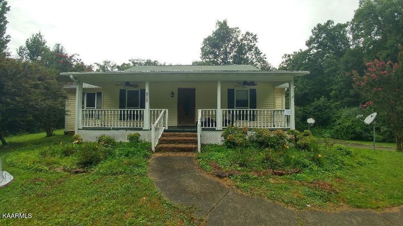 217 Honeysuckle Ln, Oliver Springs, TN 37840