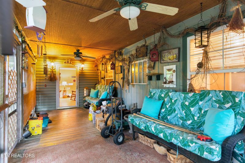 217 Jackson Dr, Harriman, TN 37748