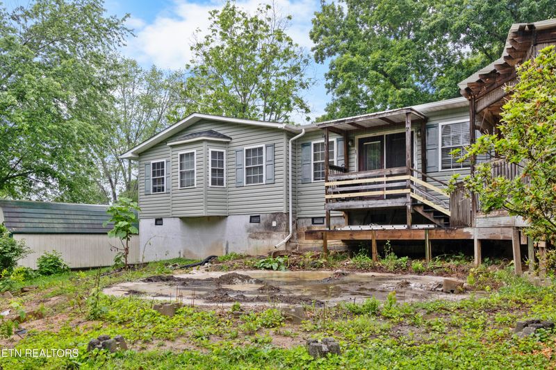 217 Jackson Dr, Harriman, TN 37748