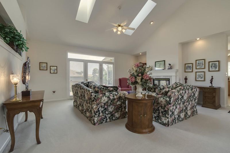 217 Konawa Ln, Loudon, TN 37774