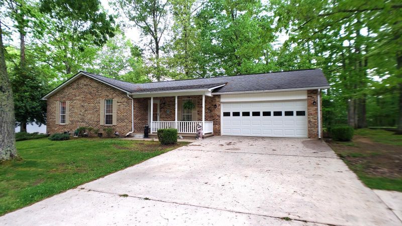 217 Lakeview Dr, Crossville, TN 38558