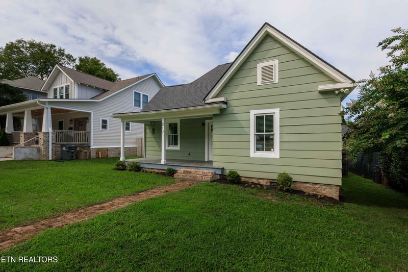 217 Leonard Pl, Knoxville, TN 37917