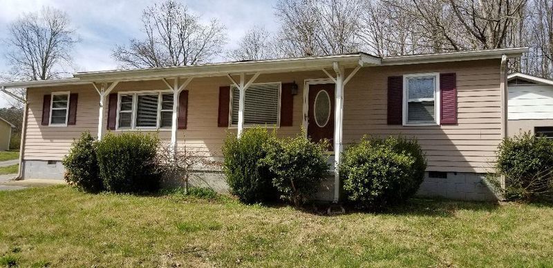 217 Mehaffey Rd, Powell, TN 37849