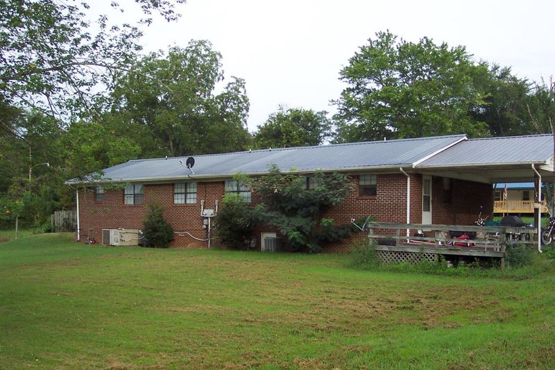 217 Pinecrest Hts, Madisonville, TN 37354