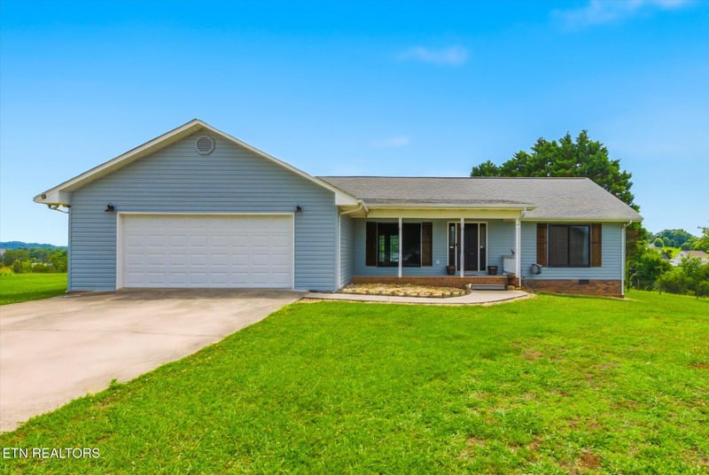 217 S Rolling Ridge Ln, Vonore, TN 37885