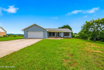 217 S Rolling Ridge Ln, Vonore, TN 37885