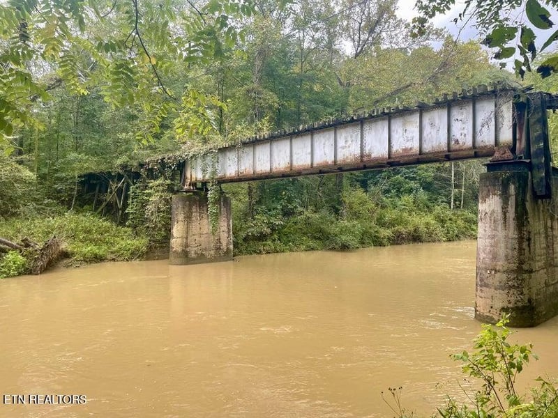 217 Saw Mill Ln, Duff, TN 37729