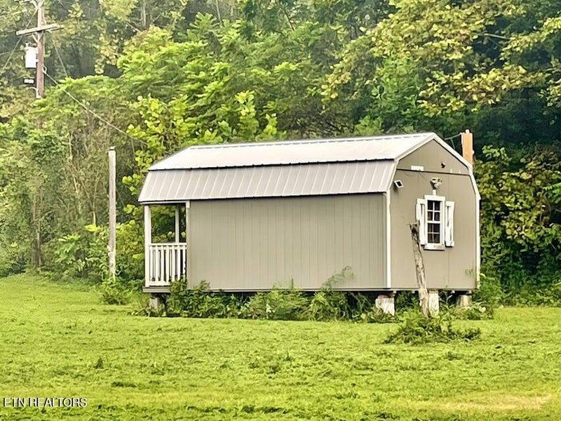 217 Saw Mill Ln, Duff, TN 37729