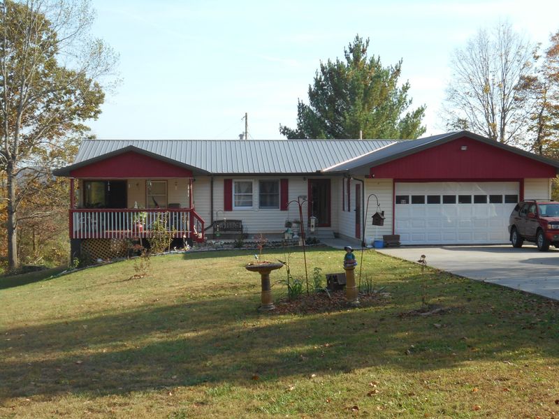217 Smith Oak Ln, Jacksboro, TN 37757
