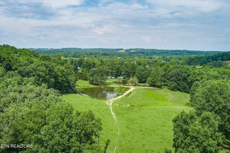 217 W Creston Rd, Crossville, TN 38571