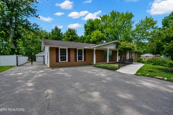 217 Wakefield Rd, Knoxville, TN 37922