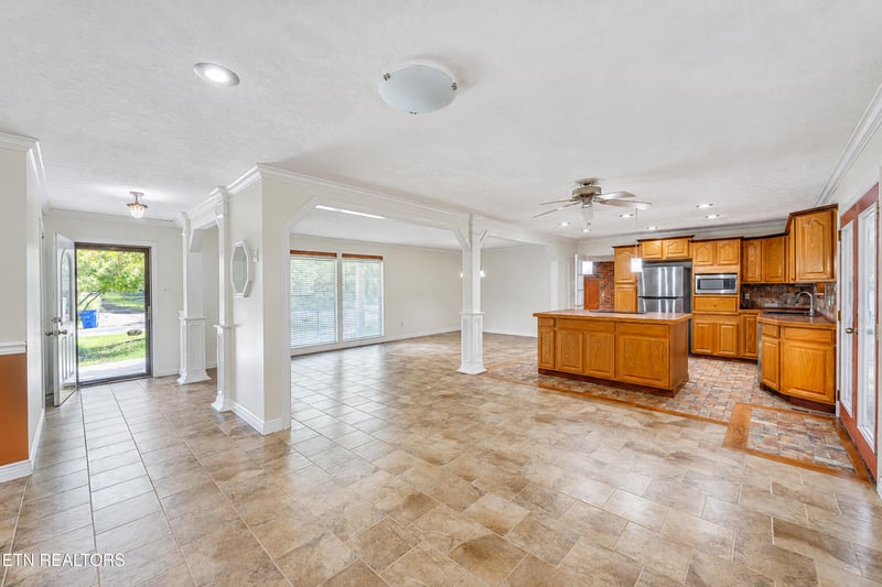 217 Wakefield Rd, Knoxville, TN 37922
