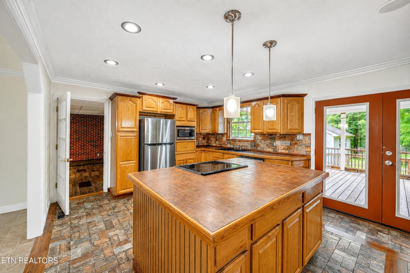 217 Wakefield Rd, Knoxville, TN 37922