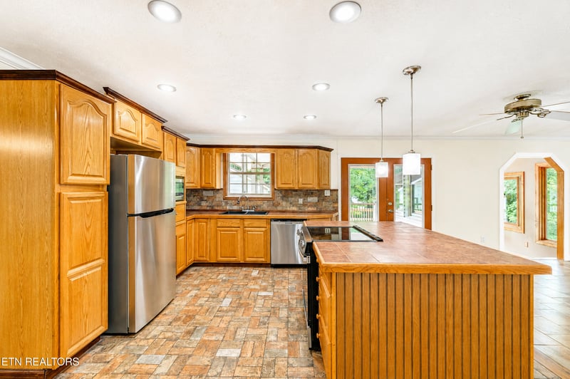 217 Wakefield Rd, Knoxville, TN 37922