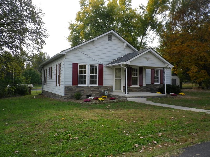 217 York St, Clinton, TN 37716