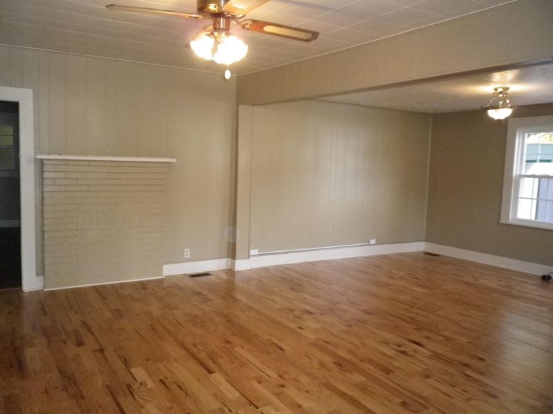 217 York St, Clinton, TN 37716