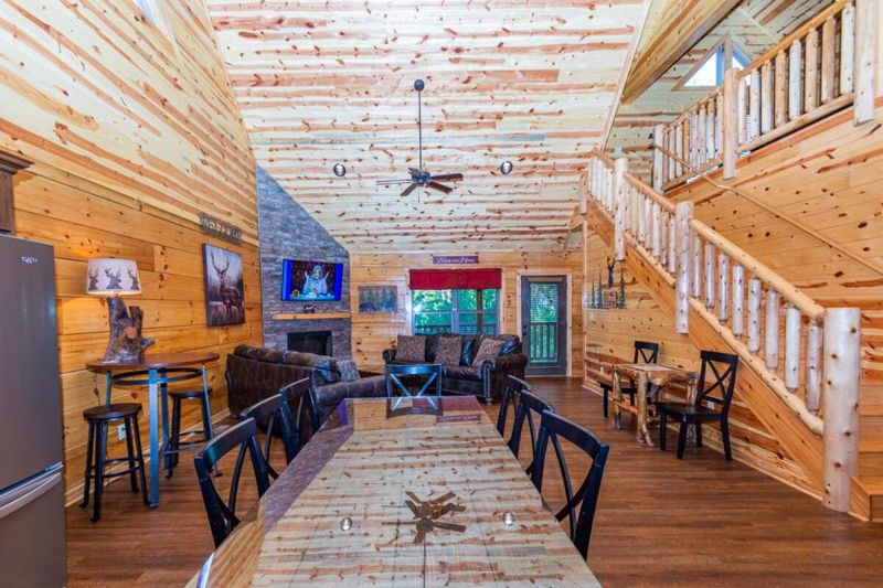 2170 Bear Haven Way, Sevierville, TN 37862