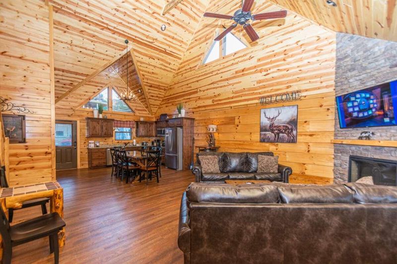 2170 Bear Haven Way, Sevierville, TN 37862