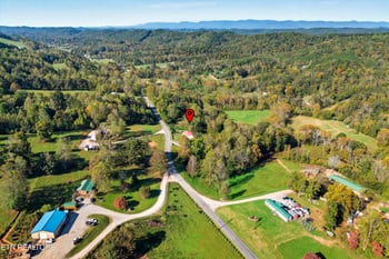 2170 Hinds Creek Rd, Heiskell, TN 37754