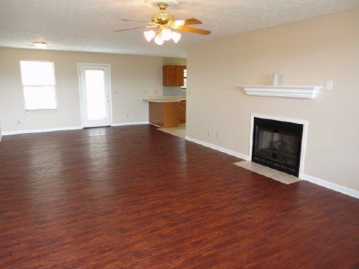 2172 Tuscany Gardens Dr, Powell, TN 37849