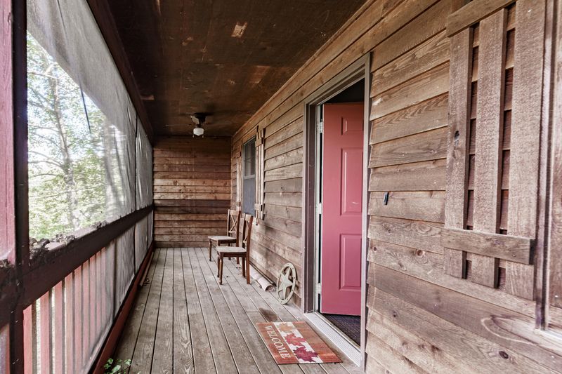 2174 Sugar Grove Valley Rd, Harriman, TN 37748