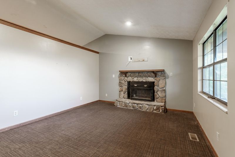 2174 Sugar Grove Valley Rd, Harriman, TN 37748