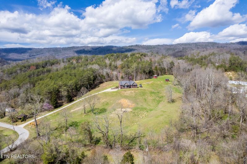 218 Coffey Ln, Rutledge, TN 37861