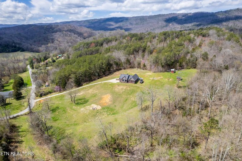 218 Coffey Ln, Rutledge, TN 37861