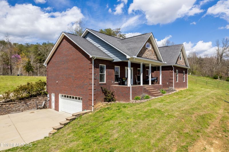 218 Coffey Ln, Rutledge, TN 37861