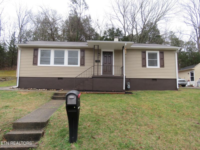 218 East Dr, Oak Ridge, TN 37830